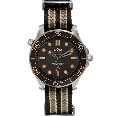 Pre-owned Omega Black Titanium Seamaster 300m 007 Edition 210.92.42.20.01.001 Men's Wristwatch 42 Mm