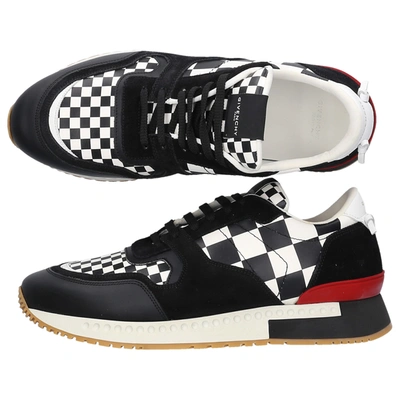 Shop Givenchy Low-top Sneakers Miles Calfskin In Black