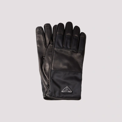 Shop Prada Logo Plaque Gloves In Black