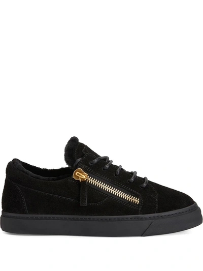 Shop Giuseppe Zanotti Nicki Low-top Sneakers In 黑色