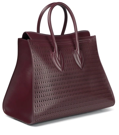 Shop Alaïa Sidi 41 Medium Leather Tote In 紫色