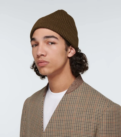 Shop Maison Margiela Ribbed Knitted Beanie In Green