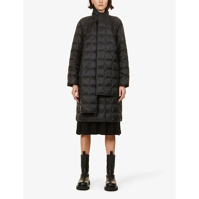 Shop Theory Detachable-scarf Quilted Shell-down Coat In Black 001