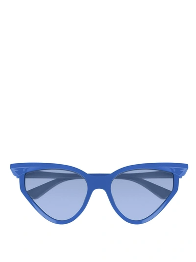 Shop Balenciaga Eyewear Cat In Blue