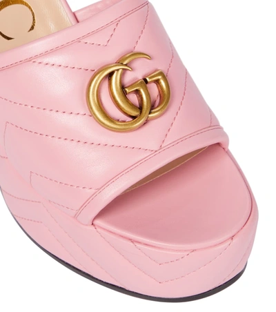 Shop Gucci Double G Leather Platform Sandals In 粉红色