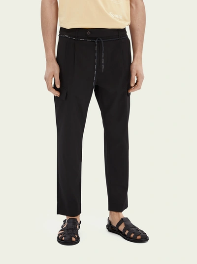 Twilt Cargo Pocket Loose Tapered-fit Chino In Black