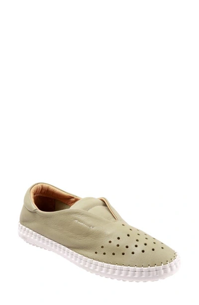 Shop Bueno Denmark Flat In Moss Leather