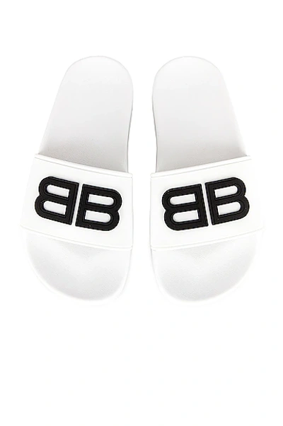 Shop Balenciaga Bb Pool Slides In White & Black