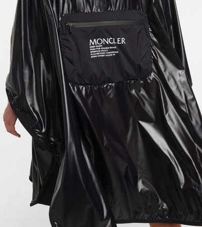 Moncler Convertible Raincoat In Black