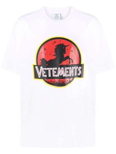 Shop Vetements Logo-print Short-sleeved T-shirt In Weiss