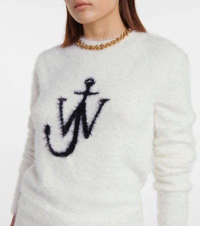 Jw Anderson Women Maglia Con Intarsio Logo In White