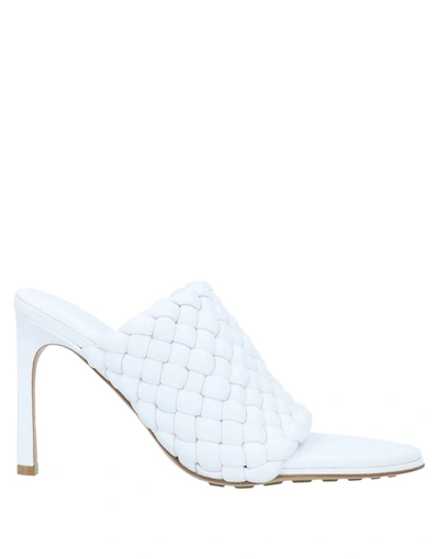 Shop Bottega Veneta Woman Sandals White Size 8 Leather