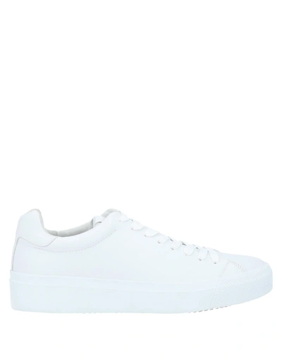 Shop Rag & Bone Man Sneakers White Size 9 Soft Leather