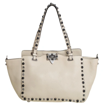 Pre-owned Valentino Garavani Vanilla Leather Rockstud Rolling Tote In White