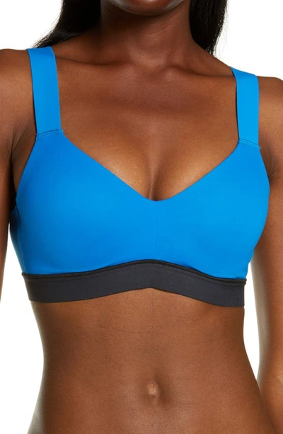 Shop Natori Dynamic Contour Underwire Sports Bra In Imperial Blue / Black