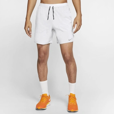 Nike flex store stride white