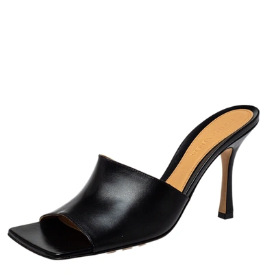 Pre-owned Bottega Veneta Black Leather Slide Sandals Size 40