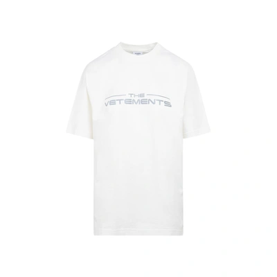 Shop Vetements The Logo T-shirt Tshirt In White