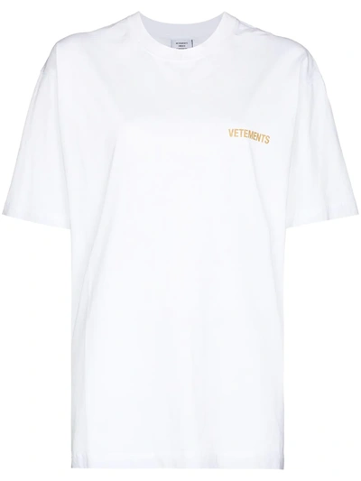 Shop Vetements Iconic Logo Oversized T-shirt In Weiss