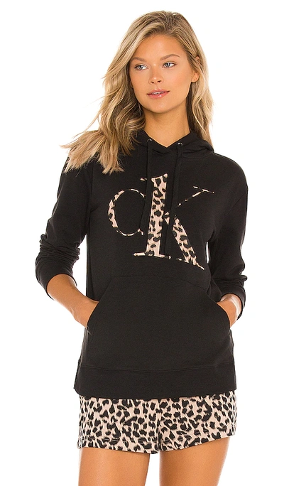 Shop Calvin Klein Underwear Glisten Sweatshirt In 黑色