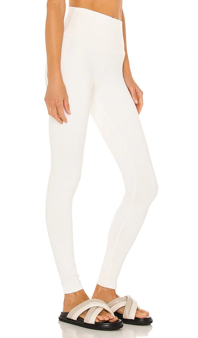Alo Yoga Airbrush High-waist Sport Leggings In Ivory