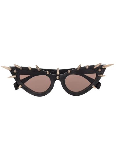 Shop Kuboraum Cat-eye Frame Spiked Sunglasses In Schwarz