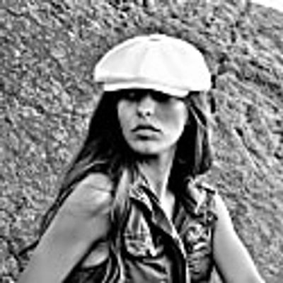 Mister Miller - Master Hatter Women's Alberts Beach Bakerboy Hat In White Washed Linen In Washed