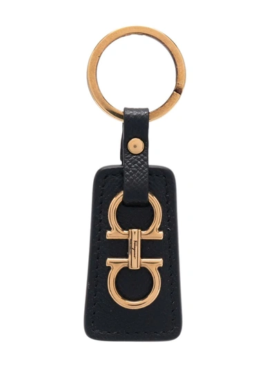 Shop Ferragamo Gancini Leather Key Chain In Schwarz