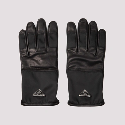 Shop Prada Logo Plaque Gloves In Black
