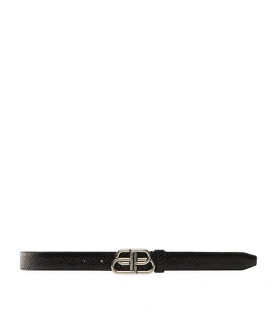 Shop Balenciaga Leather Bb Belt In Black
