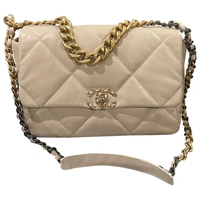 Chanel 19 leather handbag Chanel Beige in Leather - 35938318