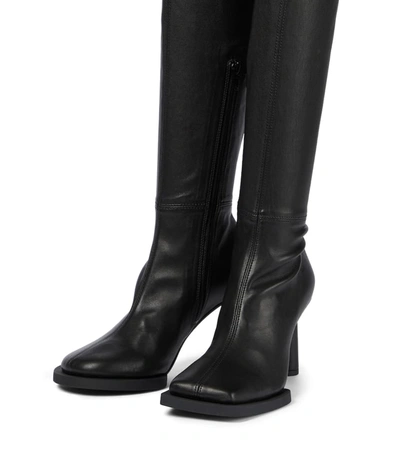 Shop Jacquemus Les Bottes Carré Ronds Leather Boots In 黑色