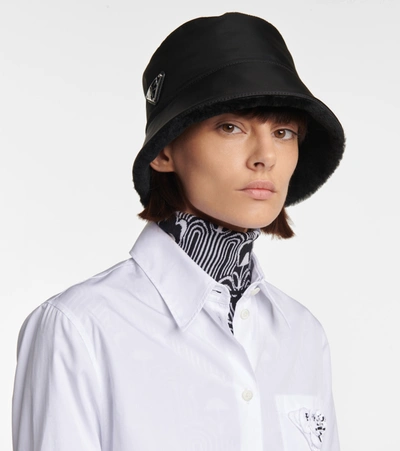 Prada Re-nylon Shearling-lined Bucket Hat In Black