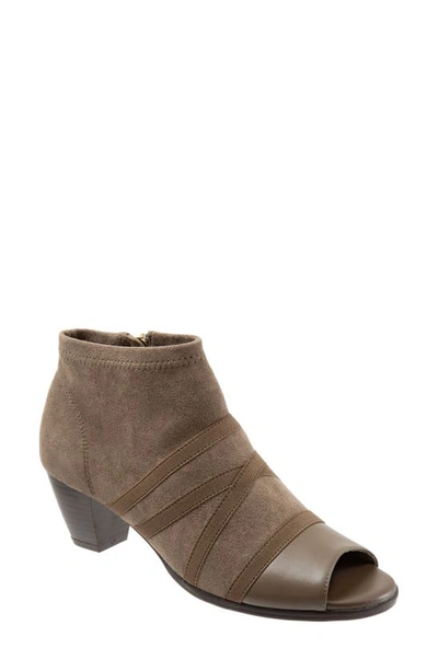 Trotters Maris Peep Toe Bootie Women's Shoes In Taupe Leather
