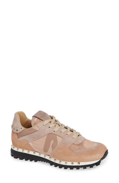 Shop Valentino Rockstud Sneaker In Poudre/ Skin