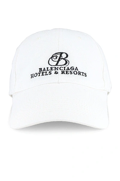 Shop Balenciaga Resort Cap In White & Black
