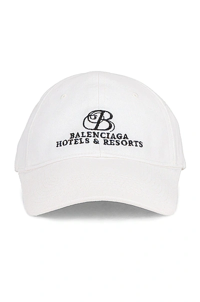 Shop Balenciaga Resort Cap In White & Black