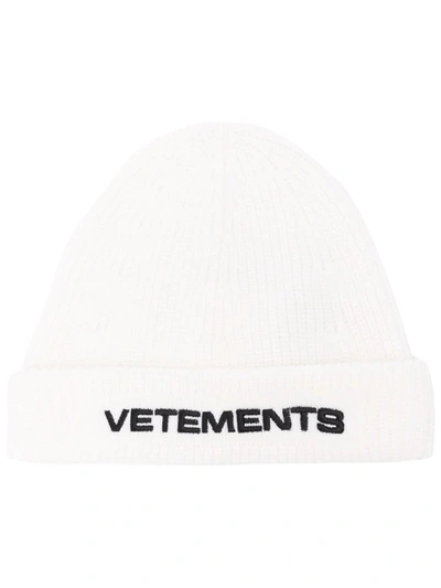 Shop Vetements Embroidered Logo Beanie In Weiss