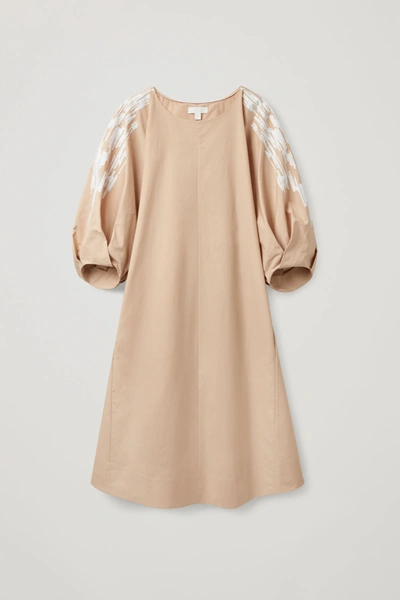 Embroidered Puff Sleeve Dress In Beige / White