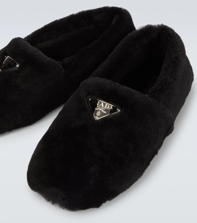 Prada Logo Shearling Slippers In Black