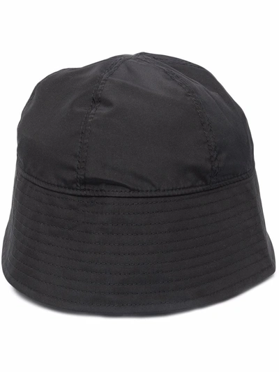 Shop Alyx Buckled Bucket Hat In Schwarz