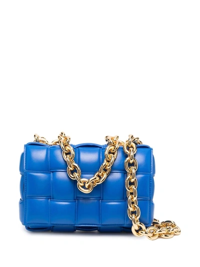 Shop Bottega Veneta Chain Cassette Shoulder Bag In Blue