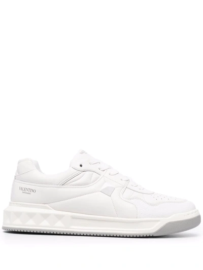 Shop Valentino One Stud Low-top Sneakers In Weiss