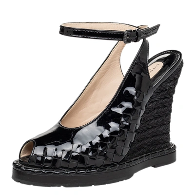 Pre-owned Bottega Veneta Black Intrecciato Patent Leather Wedge Sandals Size 38
