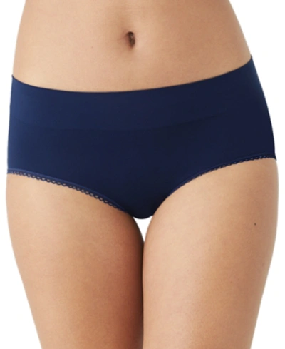 Shop Wacoal Women's Feeling Flexible Brief Underwear 875332 In Black Iris