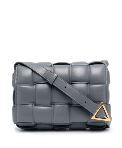 Shop Bottega Veneta Intrecciato-design Crossbody Bag In Grau