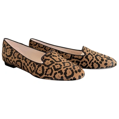 Pre-owned Dolce & Gabbana Pony-style Calfskin Flats In Brown