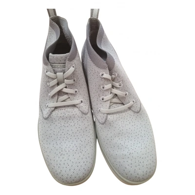 Pre-owned Skechers Cloth Trainers In Grey