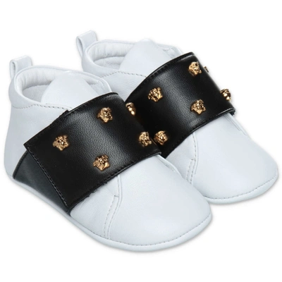 Shop Versace Young  Babbucce Bianche In Nappa In Bianco