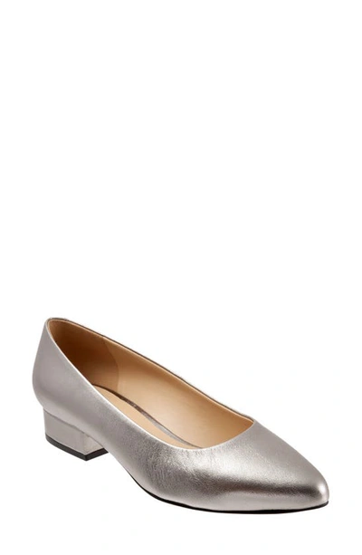 Shop Trotters Jewel Pump In Pewter Leather